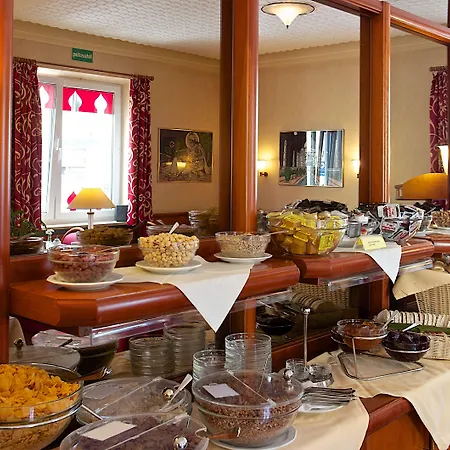 Carmen Hotel 3*