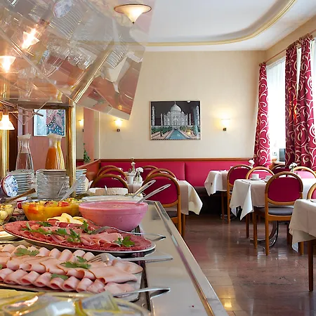 Carmen Hotel 3*