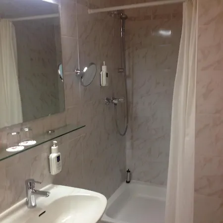 Carmen Hotel 3*