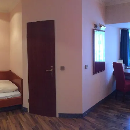 Carmen Hotel 3*