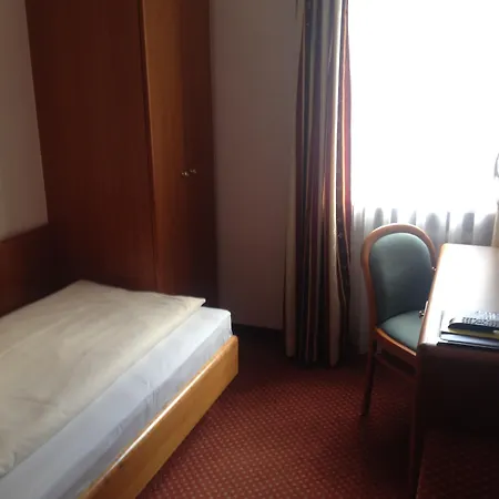 Carmen Hotel 3*