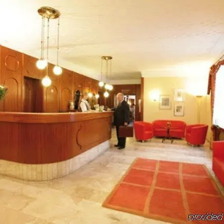 Отель Carmen 3*