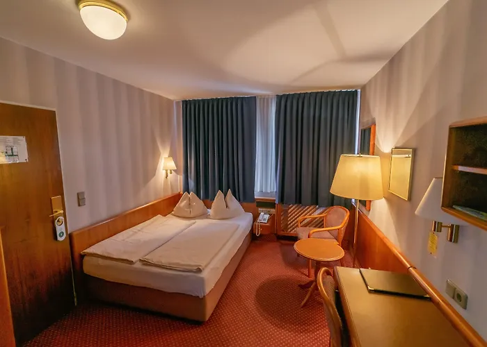 ホテル カルメン 3*