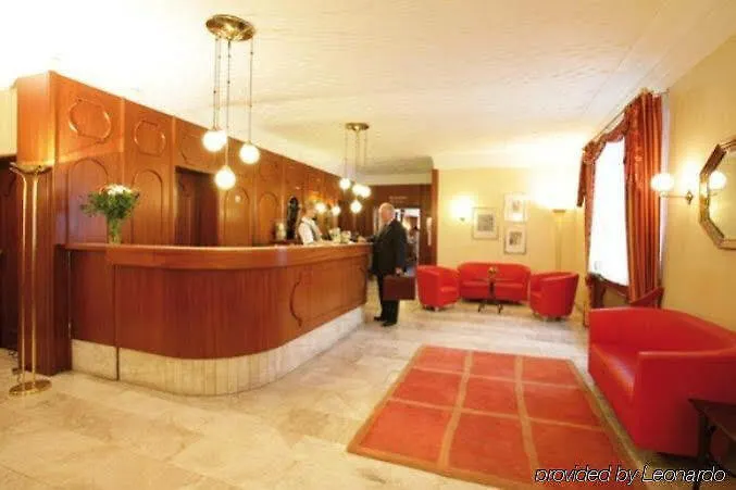 ホテル カルメン 3*